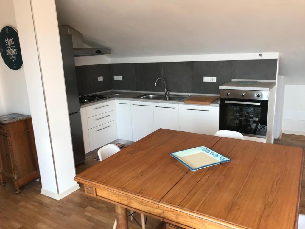 Ferienwohnung La Casa Con Vista Di Emma Vezzano Ligure Exterior foto